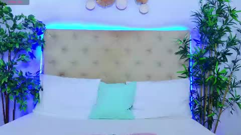 Snapshot of daliyaa_ chatting on July 15, 11:37 am daliyaa_ online show from July 15, 11:37 am