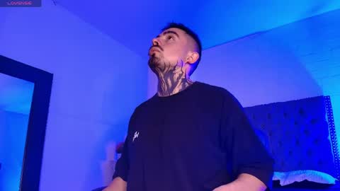 Dallas whitee online show from April 6, 7:04 pm