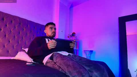 Snapshot of dallas_whitee chatting on April 19, 12:26 pm Dallas whitee online show from April 19, 12:26 pm