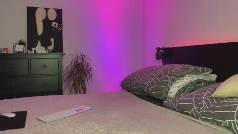 dalmatian_girl online show from April 18, 7:07 pm