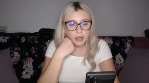 Maria online show from December 1, 9:37 pm