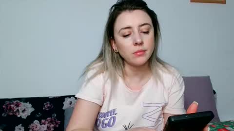 Snapshot of dalyana22 chatting on April 19, 9:17 pm Maria online show from April 19, 9:17 pm