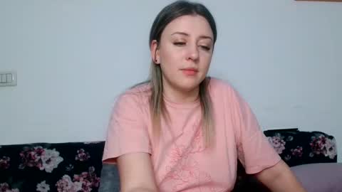 Snapshot of dalyana22 chatting on May 5, 8:39 pm Maria online show from May 5, 8:39 pm