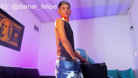 Snapshot of damar_felipe chatting on January 22, 11:56 am damar_felipe online show from January 22, 11:56 am