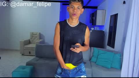 Snapshot of damar_felipe chatting on February 1, 11:37 pm damar_felipe online show from February 1, 11:37 pm