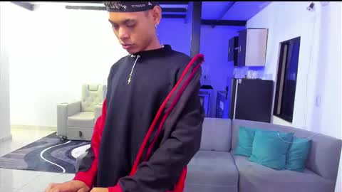 Snapshot of damar_felipe chatting on February 12, 7:34 am damar_felipe online show from February 12, 7:34 am