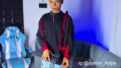 Snapshot of damar_felipe chatting on March 1, 6:03 am damar_felipe online show from March 1, 6:03 am