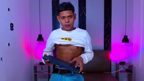 Snapshot of damar_felipe chatting on October 3, 5:04 am damar_felipe online show from October 3, 5:04 am