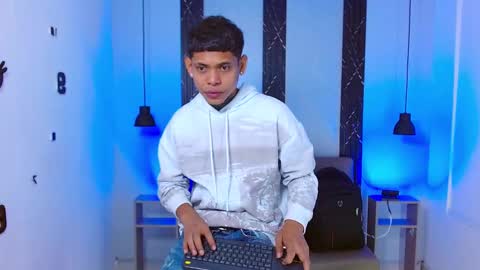 Snapshot of damar_felipe chatting on November 15, 4:32 am damar_felipe online show from November 15, 4:32 am