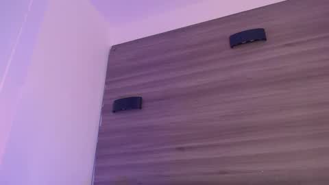         online show from March 5, 6:20 am