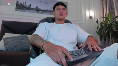 DAMIAN online show from April 1, 11:00 am