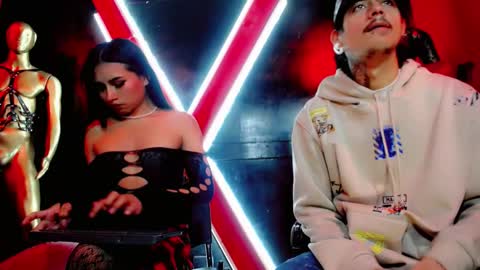 Snapshot of damian_and_camerum chatting on February 28, 3:18 am damian_and_camerum online show from February 28, 3:18 am