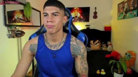 Snapshot of damian_latinxxx chatting on May 15, 4:41 am Damian online show from May 15, 4:41 am