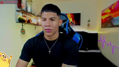 Snapshot of damian_latinxxx chatting on June 19, 3:11 am Damian online show from June 19, 3:11 am