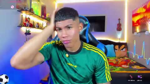 Snapshot of damian_latinxxx chatting on June 25, 9:03 am Damian online show from June 25, 9:03 am