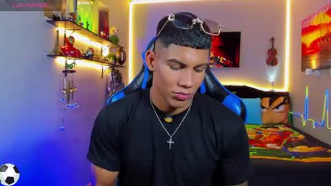 Snapshot of damian_latinxxx chatting on June 26, 9:03 am Damian online show from June 26, 9:03 am