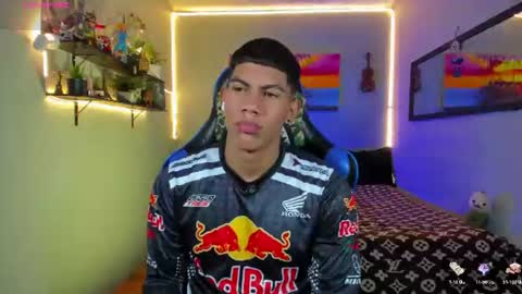 Snapshot of damian_latinxxx chatting on July 19, 9:13 am Damian online show from July 19, 9:13 am