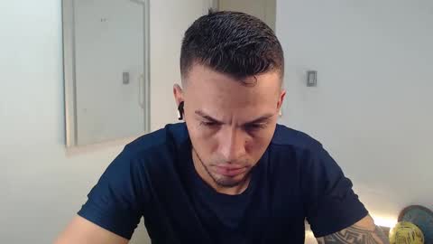 Snapshot of damian_muscle chatting on September 8, 6:07 pm Damian online show from September 8, 6:07 pm