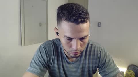 Snapshot of damian_muscle chatting on September 9, 4:28 pm Damian online show from September 9, 4:28 pm
