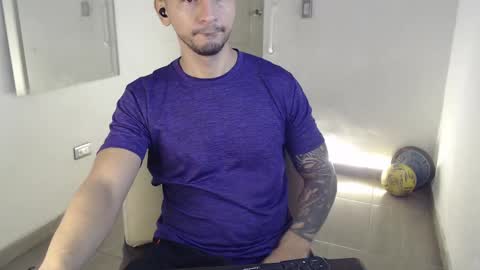 Snapshot of damian_muscle chatting on September 14, 3:55 pm Damian online show from September 14, 3:55 pm