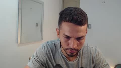 Snapshot of damian_muscle chatting on September 18, 10:01 pm Damian online show from September 18, 10:01 pm