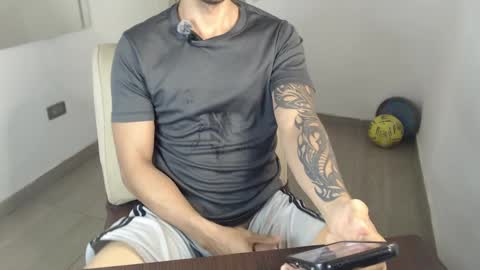 Snapshot of damian_muscle chatting on September 25, 11:41 pm Damian online show from September 25, 11:41 pm