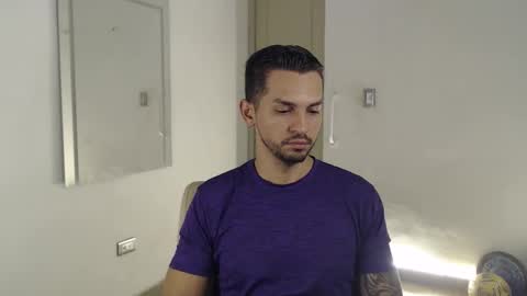 Snapshot of damian_muscle chatting on October 6, 2:47 pm Damian online show from October 6, 2:47 pm