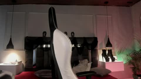 Snapshot of damian_rock_ chatting on May 2, 8:14 pm damian_rock_ online show from May 2, 8:14 pm