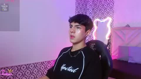 damian_tay1 online show from June 23, 11:41 am