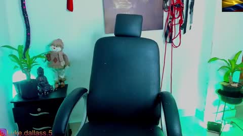 Snapshot of damian_torner chatting on January 15, 9:24 am Damian torner online show from January 15, 9:24 am
