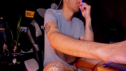 Snapshot of damiancox chatting on March 6, 5:22 pm Daamiancox online show from March 6, 5:22 pm