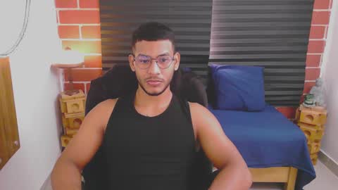 Snapshot of damiann_rees chatting on March 7, 12:45 pm instagram damiannreed. online show from March 7, 12:45 pm