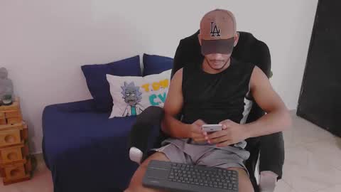 Snapshot of damiann_rees chatting on September 13, 2:33 am instagram damiannreed. online show from September 13, 2:33 am