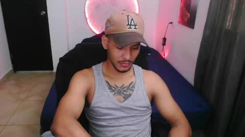 Snapshot of damiann_rees chatting on April 27, 2:37 pm instagram damiannreed. online show from April 27, 2:37 pm