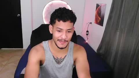 Snapshot of damiann_rees chatting on May 19, 11:00 pm instagram damiannreed. online show from May 19, 11:00 pm