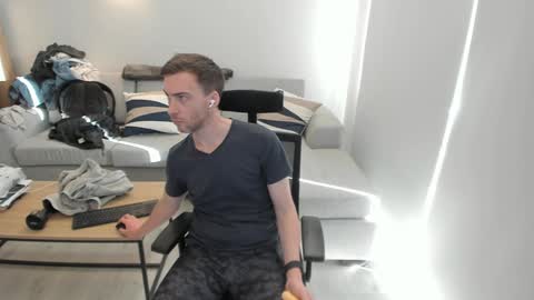 Snapshot of damiano007 chatting on February 4, 4:50 pm CockandLoad online show from February 4, 4:50 pm