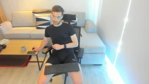 Snapshot of damiano007 chatting on February 16, 11:59 am CockandLoad online show from February 16, 11:59 am
