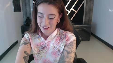 Snapshot of damiaoshun_ch chatting on June 1, 10:22 pm Damia online show from June 1, 10:22 pm