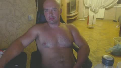 Snapshot of damirka899 chatting on June 21, 9:06 pm damirka899 online show from June 21, 9:06 pm