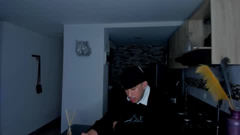 INSTAGRAM  DAMMIANMILLEROFICIAL online show from February 14, 12:57 pm