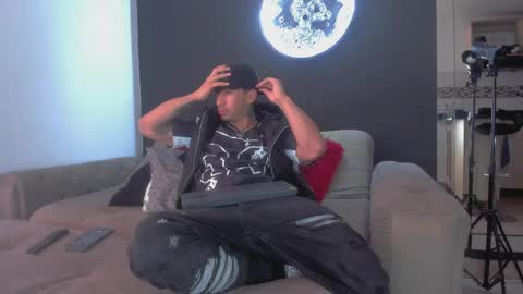 INSTAGRAM  DAMMIANMILLEROFICIAL online show from April 5, 3:31 pm