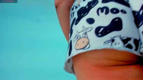 Kary-- independent model Schedule 0530am-1000am colombian time online show from April 27, 1:25 am