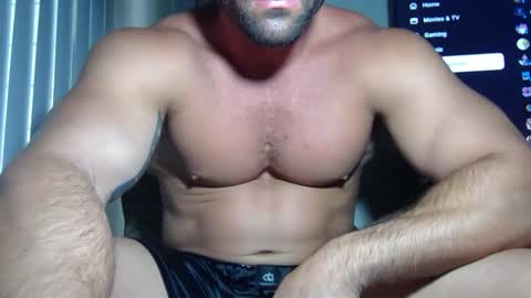 Snapshot of damnimhandsome25 chatting on May 27, 9:12 pm Clyde online show from May 27, 9:12 pm