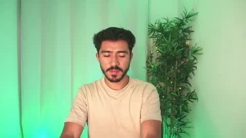 Snapshot of damon_frost chatting on April 24, 9:39 pm damon_frost online show from April 24, 9:39 pm