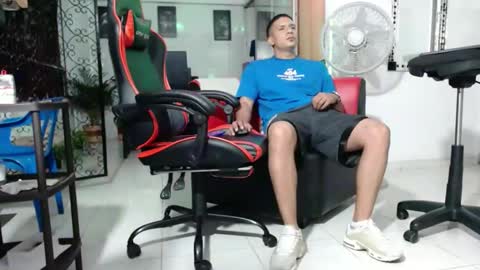 damyan_2003 online show from January 1, 11:18 pm