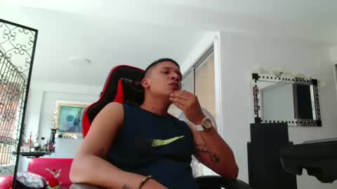 damyan_2003 online show from February 18, 6:37 pm