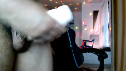 Snapshot of damyan_2003 chatting on May 30, 10:51 pm damyan_2003 online show from May 30, 10:51 pm