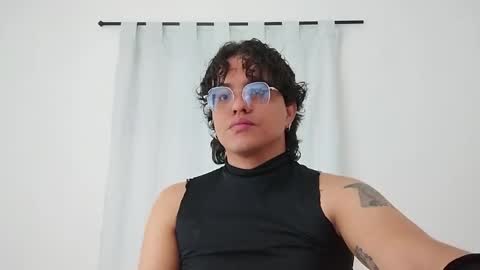 Diane Blosson online show from February 8, 1:20 am