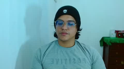 Snapshot of dan_blous chatting on June 26, 1:54 am Diane Blosson online show from June 26, 1:54 am