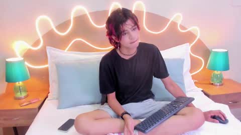 D A N online show from October 4, 2:04 pm